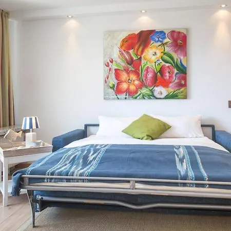 Dr Nic 6 28 Blue Water